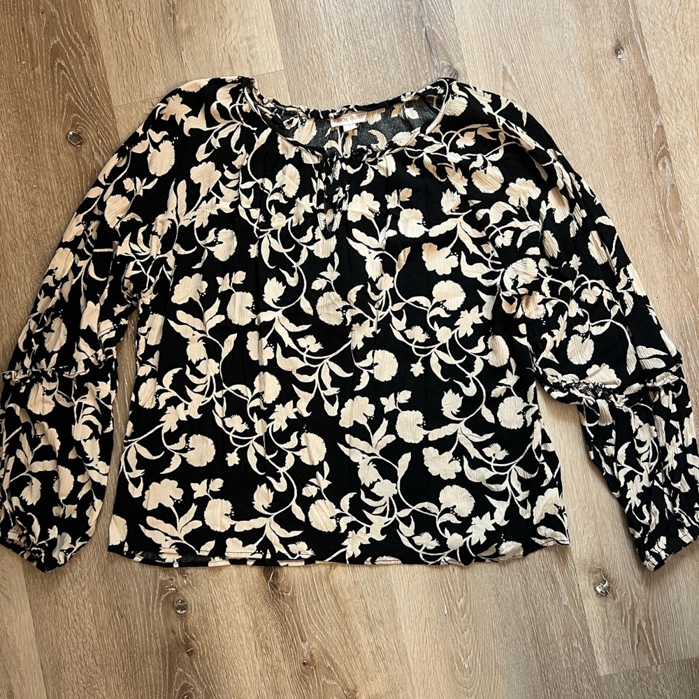 Floral Black and Cream Women's Top - Size M - Super Cute!